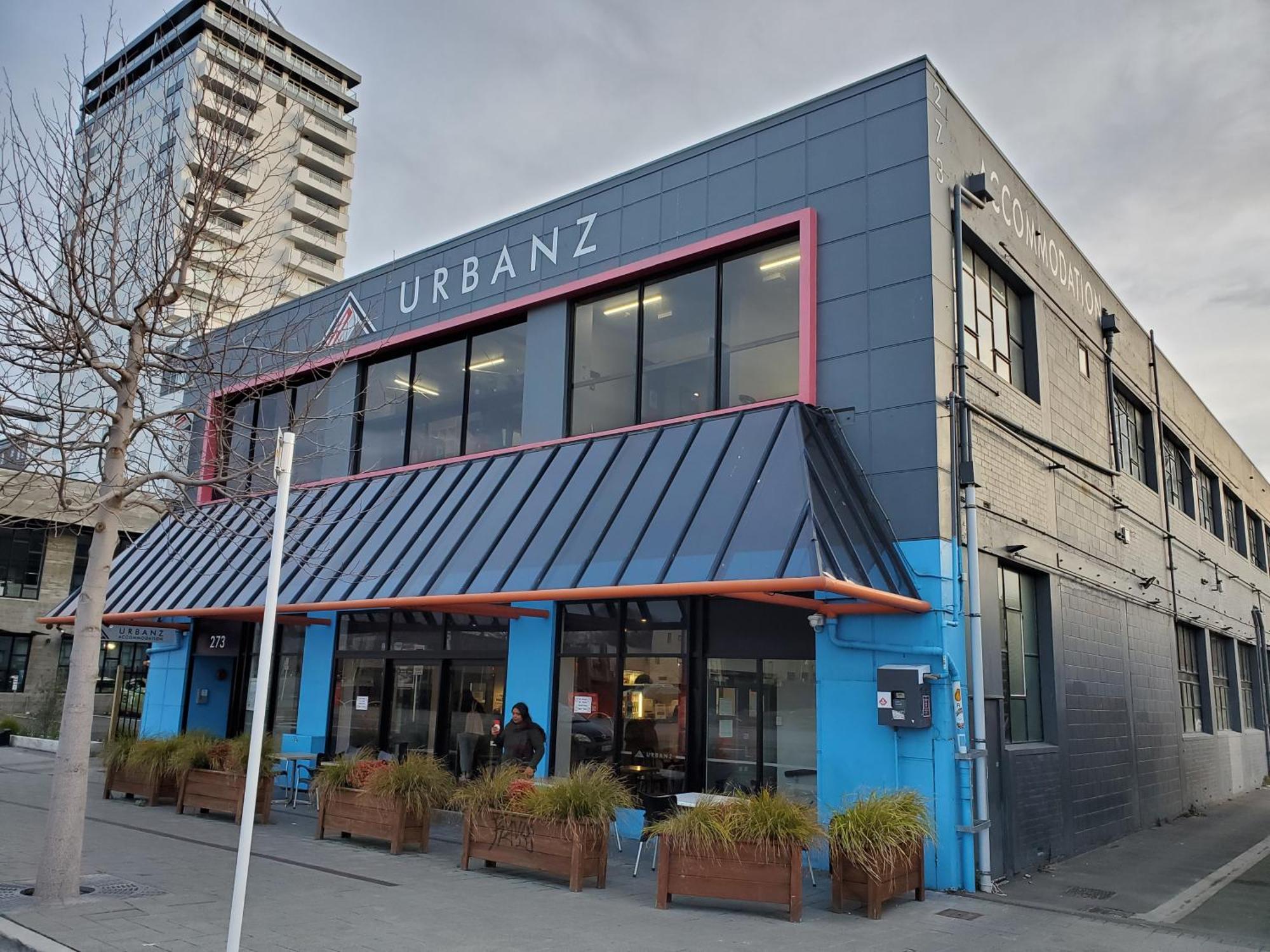 Urbanz Hostel Christchurch Exterior photo The Urbanz building in 2019