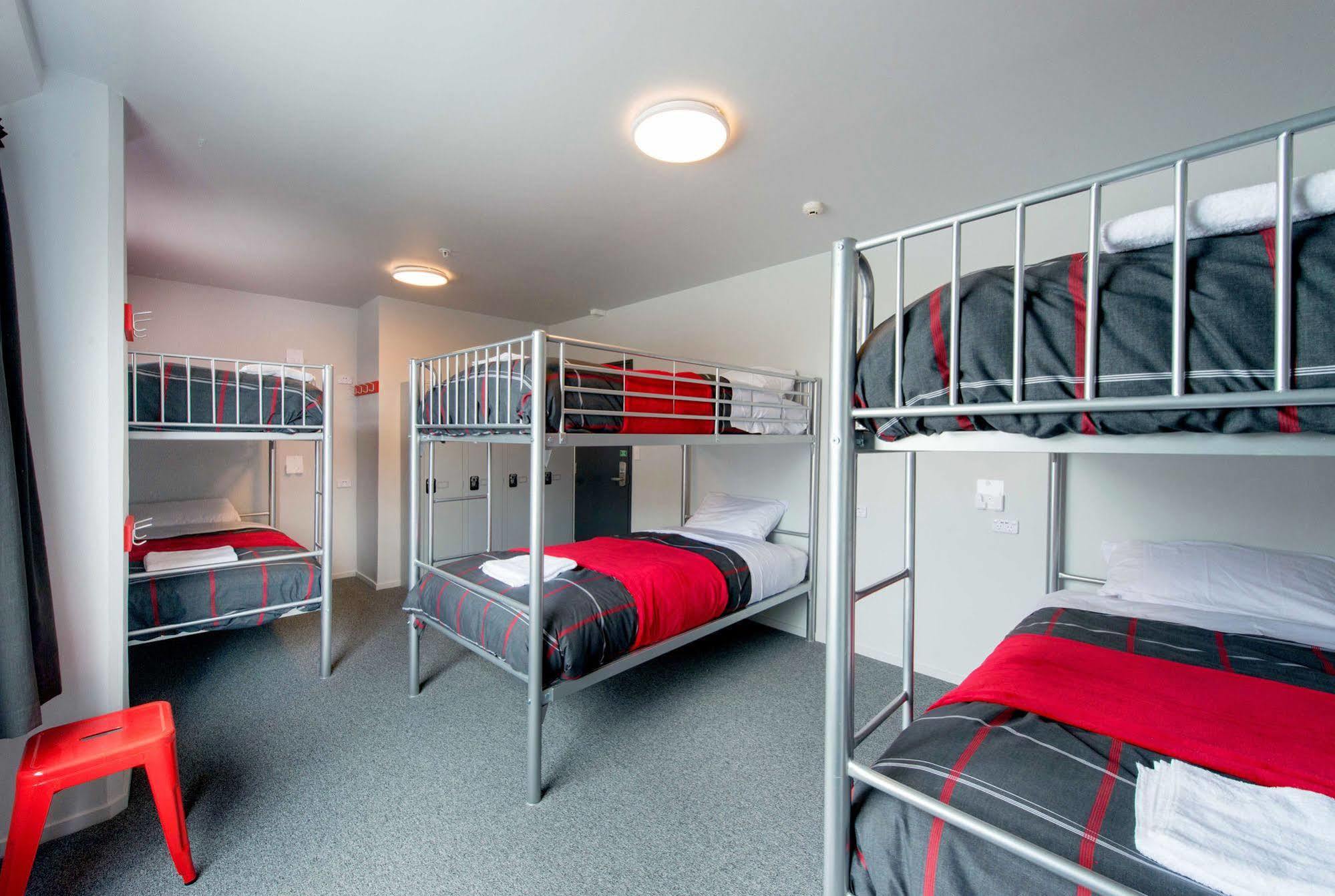 Urbanz Hostel Christchurch Exterior photo A typical room at a backpackers' hostel in Australia
